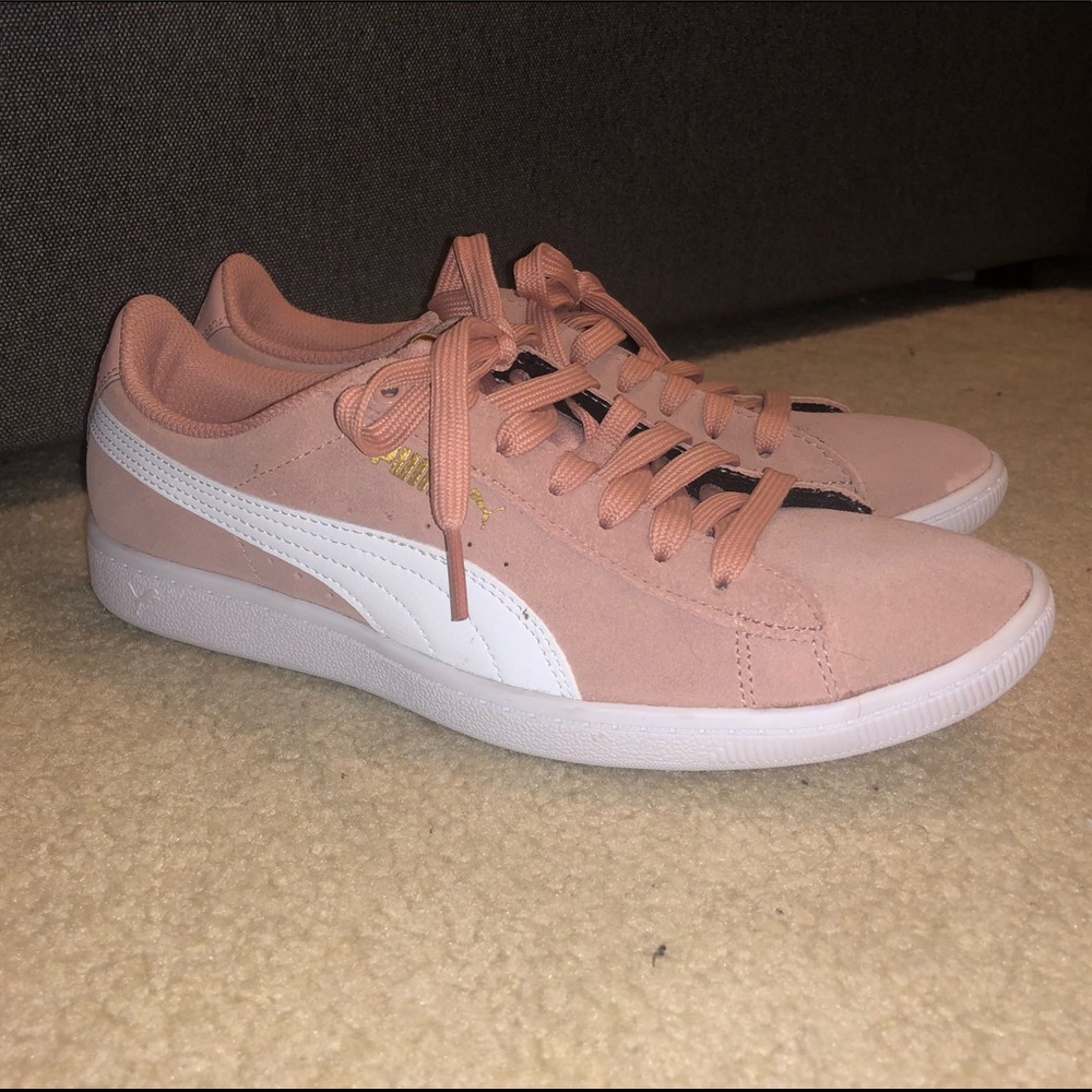 Puma Shoes size 6.5